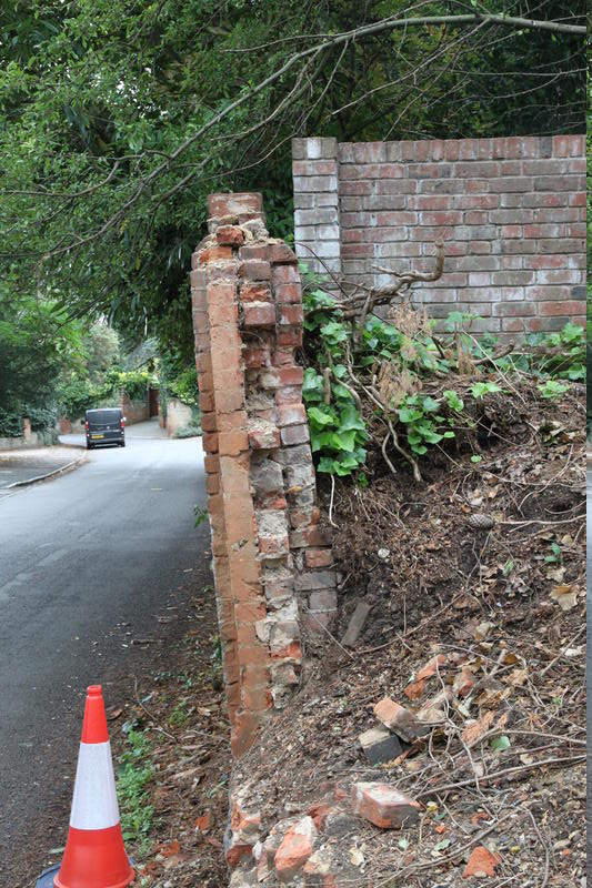 Leaning wall at Elibank House