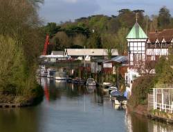 Taplow riverside