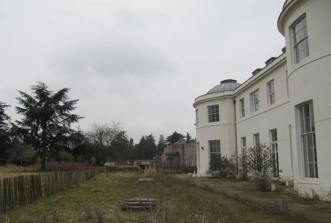 Dropmore: the garden face in 2013